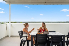 Headland Horizons Rooftop Retreat in Alex